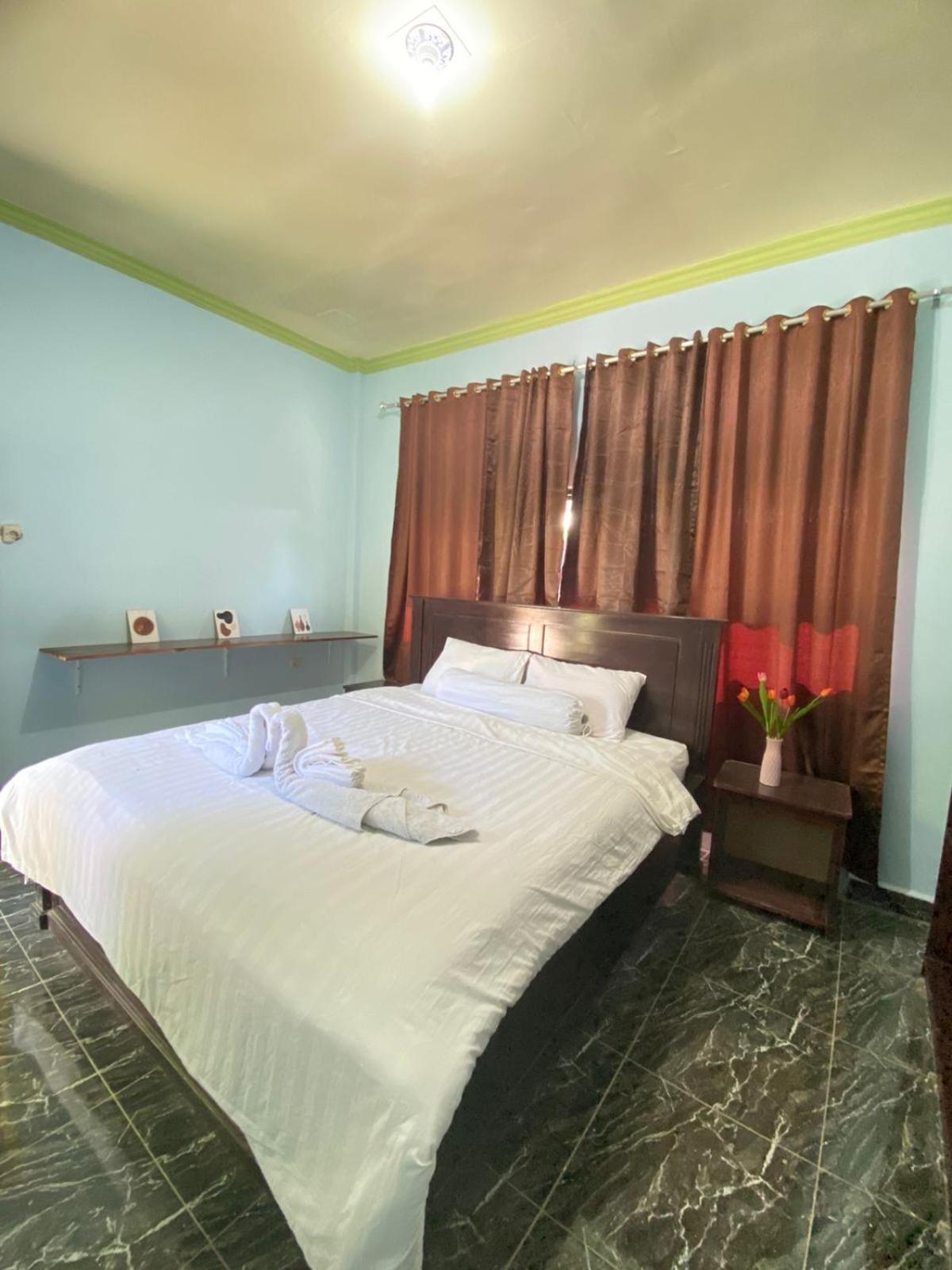 Huu Kurnia Family Homestay & Restaurant! מראה חיצוני תמונה