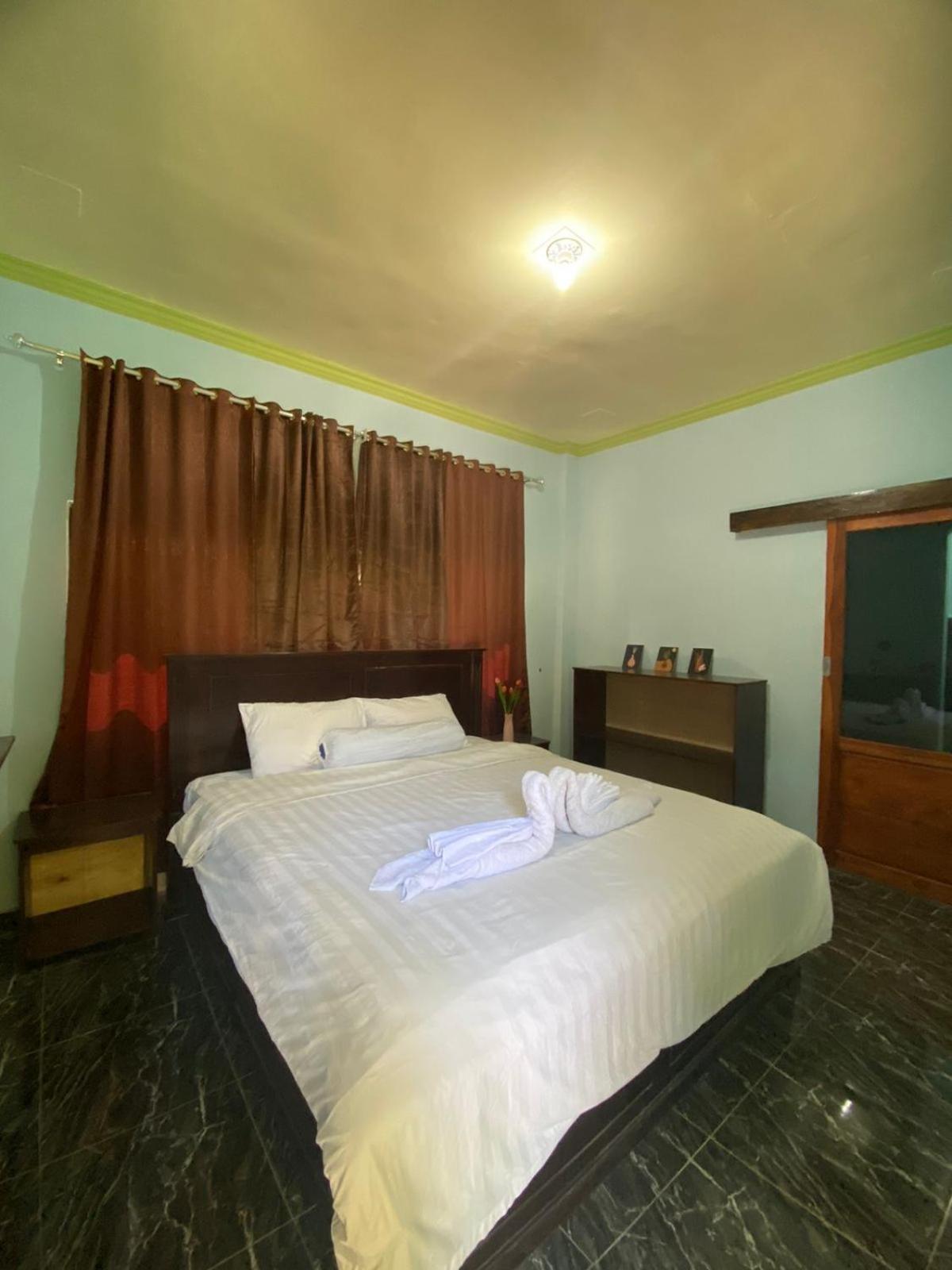 Huu Kurnia Family Homestay & Restaurant! מראה חיצוני תמונה