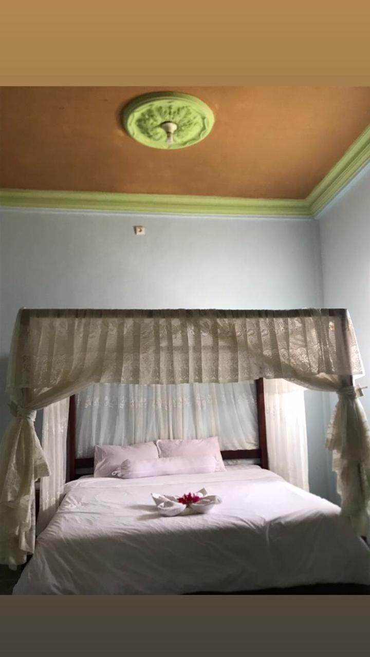 Huu Kurnia Family Homestay & Restaurant! מראה חיצוני תמונה